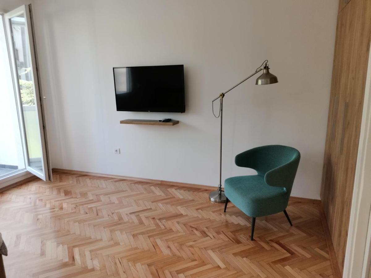 Clock Tower Apartments 포드고리차 외부 사진