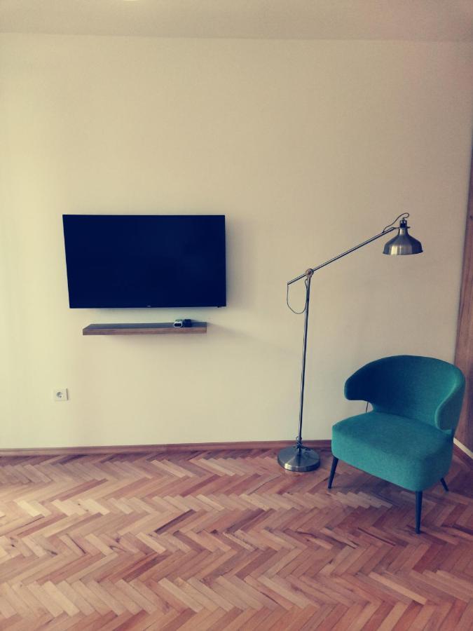 Clock Tower Apartments 포드고리차 외부 사진