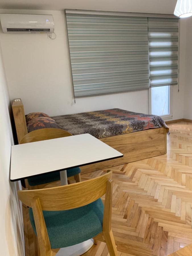 Clock Tower Apartments 포드고리차 외부 사진