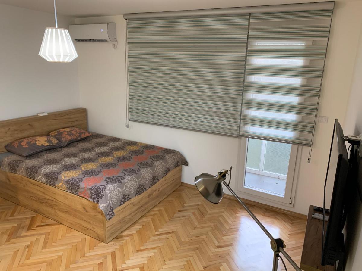 Clock Tower Apartments 포드고리차 외부 사진